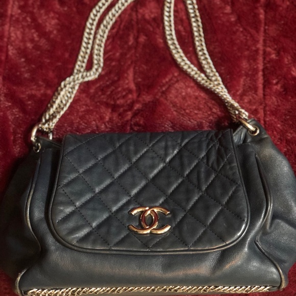 Authentic Vintage Chanel Handbag - Picture 7 of 8